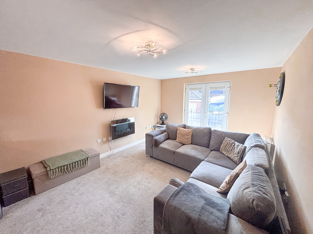 1 bed ground floor flat for sale in Heron Drive, Penallta - Property Image 2