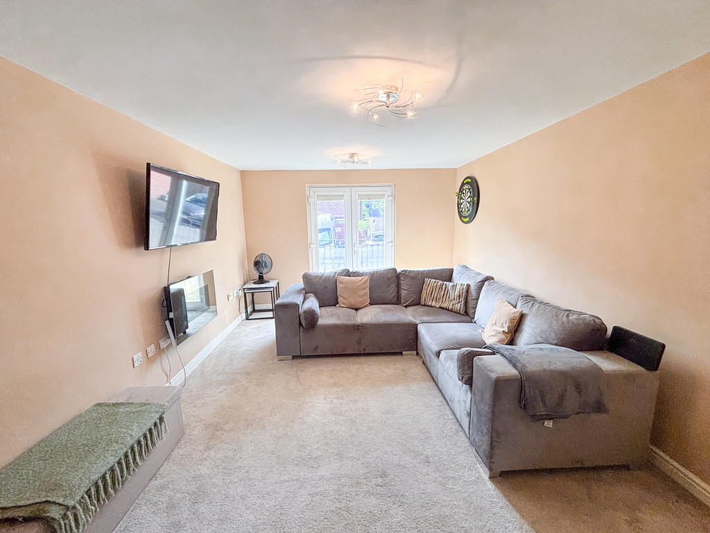 1 bed ground floor flat for sale in Heron Drive, Penallta - Property Image 5
