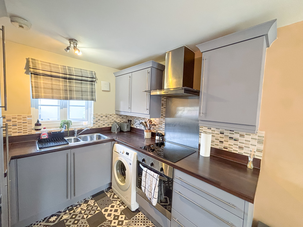 1 bed ground floor flat for sale in Heron Drive, Penallta - Property Image 8