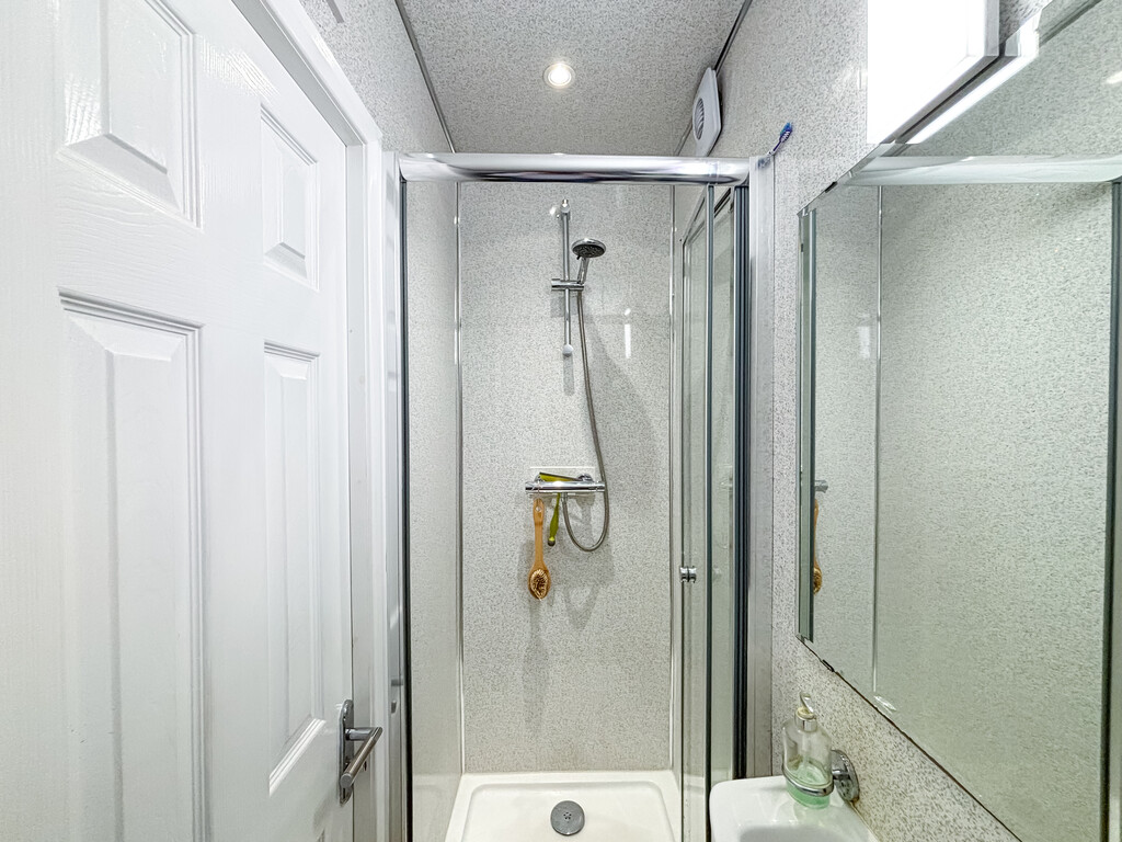 3 bed detached house for sale in Julian Heights, Fleur De Lis, NP12  - Property Image 16