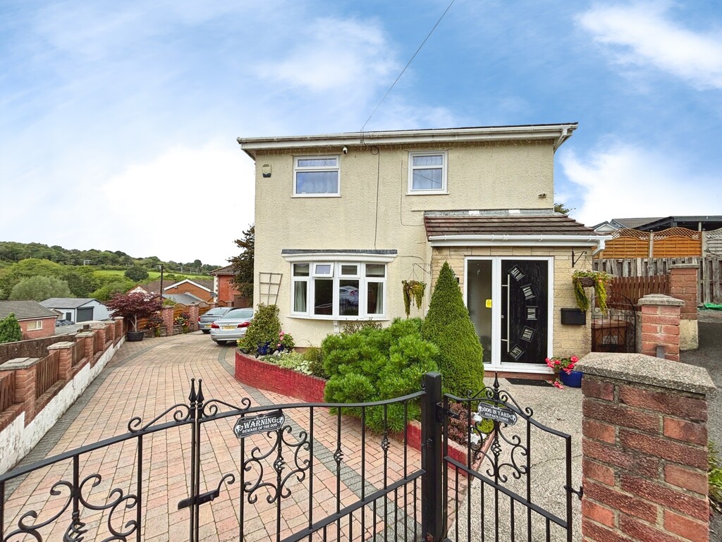 3 bed for sale in Julian Heights, Fleur De Lis, NP12