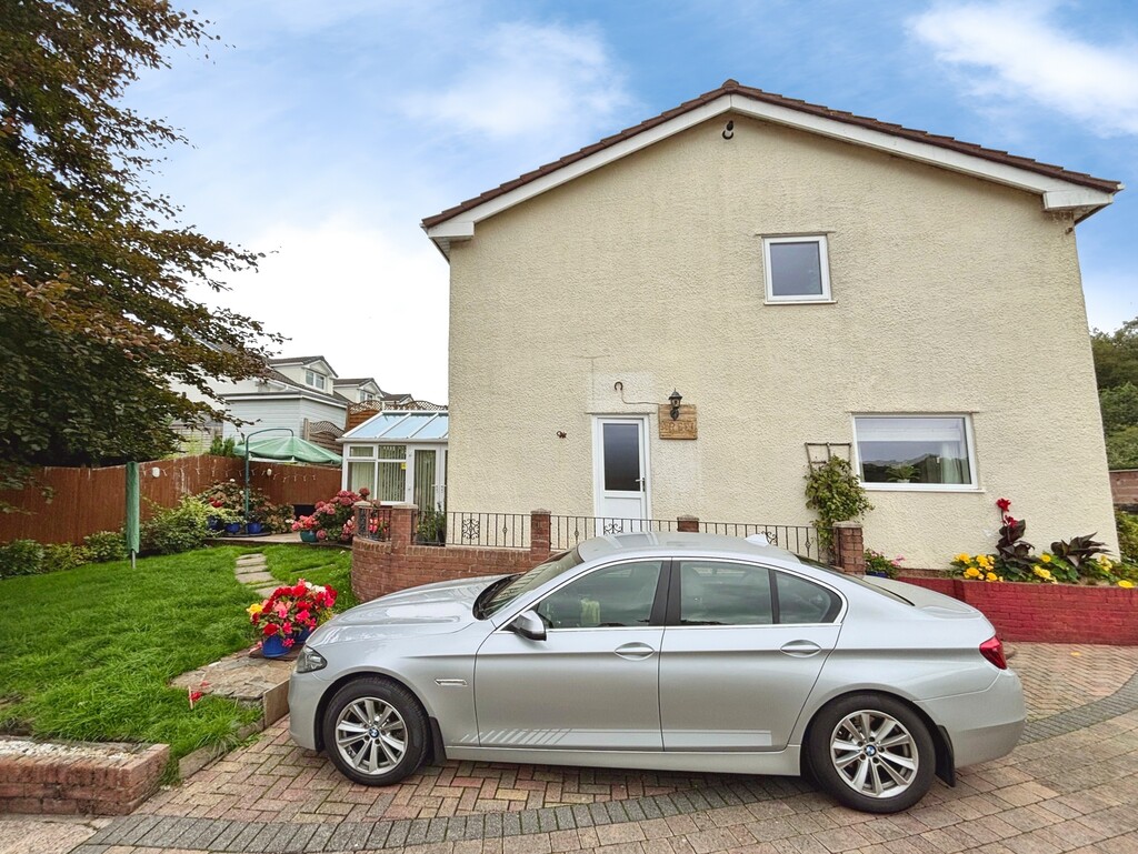 3 bed detached house for sale in Julian Heights, Fleur De Lis, NP12  - Property Image 26