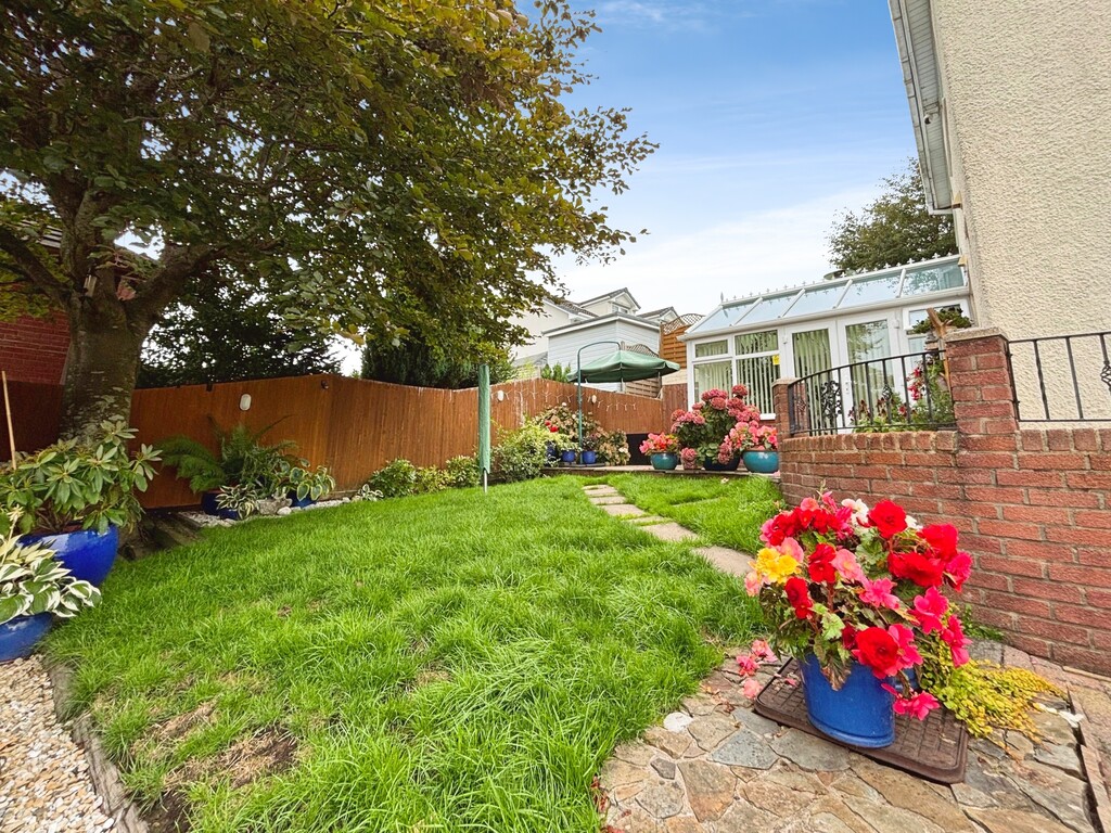 3 bed detached house for sale in Julian Heights, Fleur De Lis, NP12  - Property Image 27