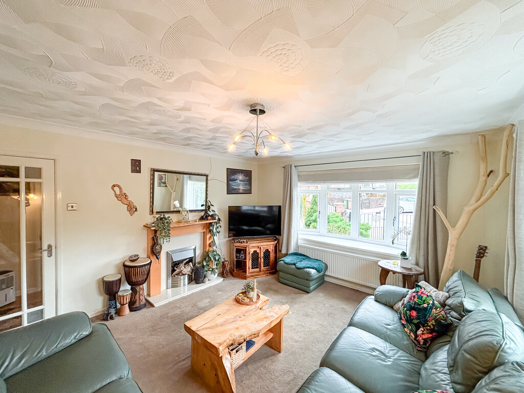 3 bed detached house for sale in Julian Heights, Fleur De Lis, NP12  - Property Image 4