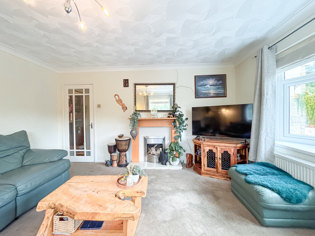3 bed detached house for sale in Julian Heights, Fleur De Lis, NP12  - Property Image 5