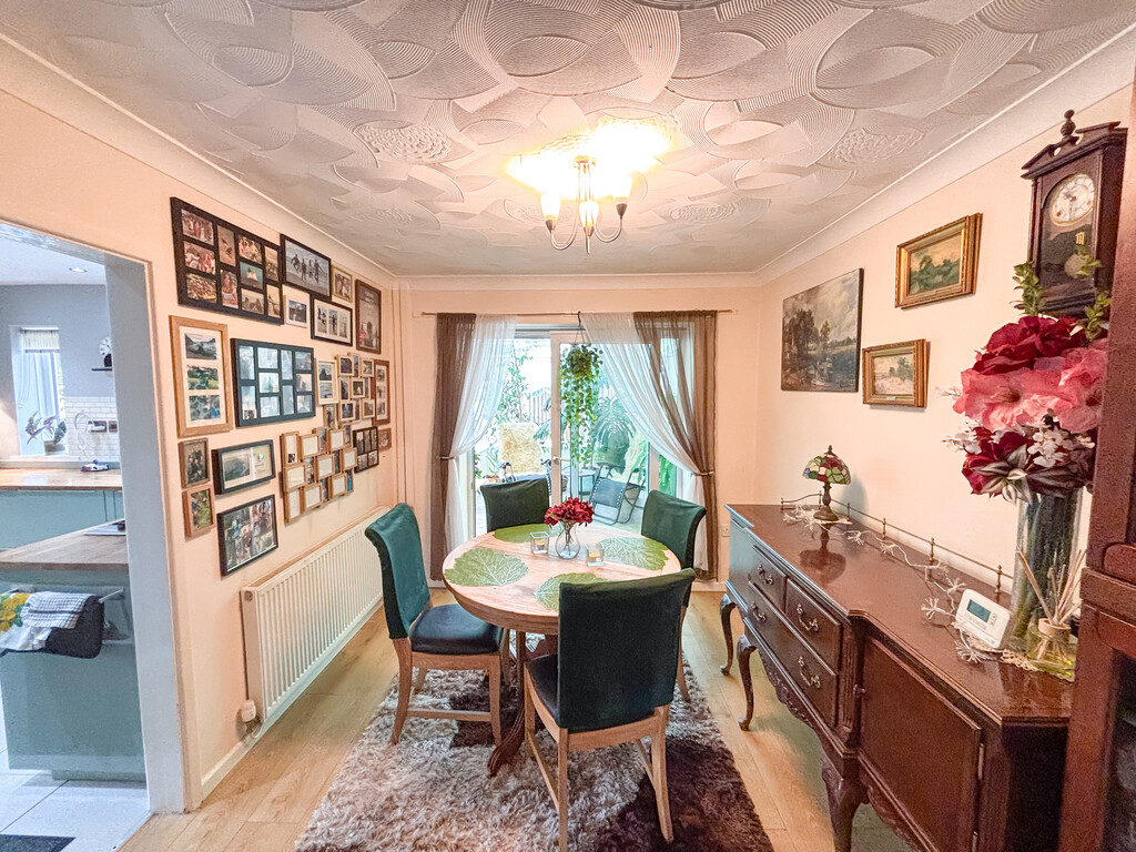 3 bed detached house for sale in Julian Heights, Fleur De Lis, NP12  - Property Image 9