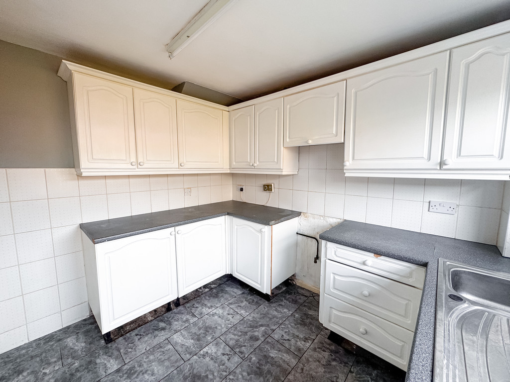 3 bed semi-detached house for sale in Penmaen Close, Cefn Hengoed  - Property Image 4