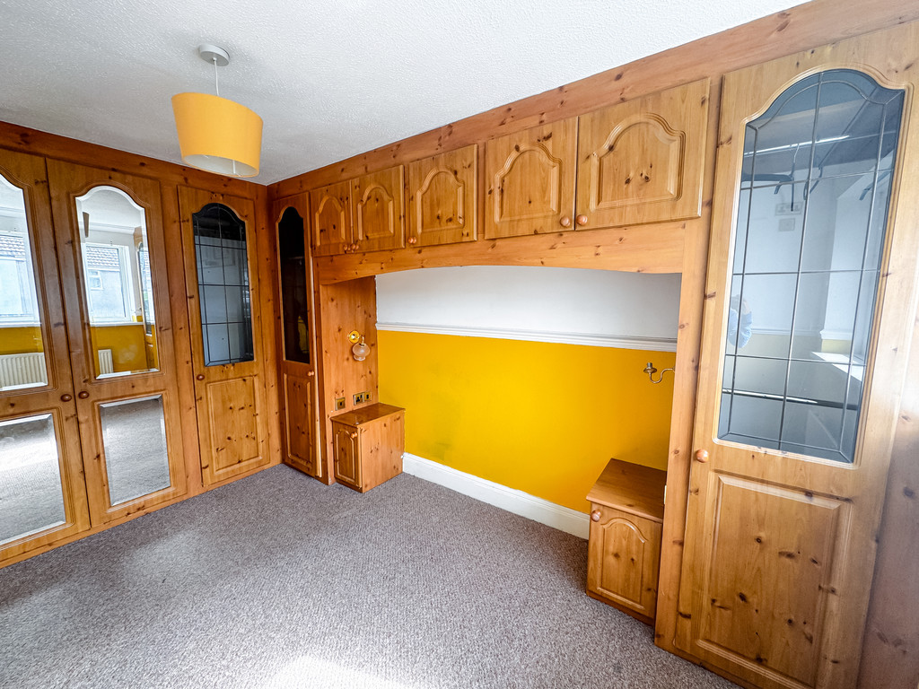 3 bed semi-detached house for sale in Penmaen Close, Cefn Hengoed  - Property Image 8