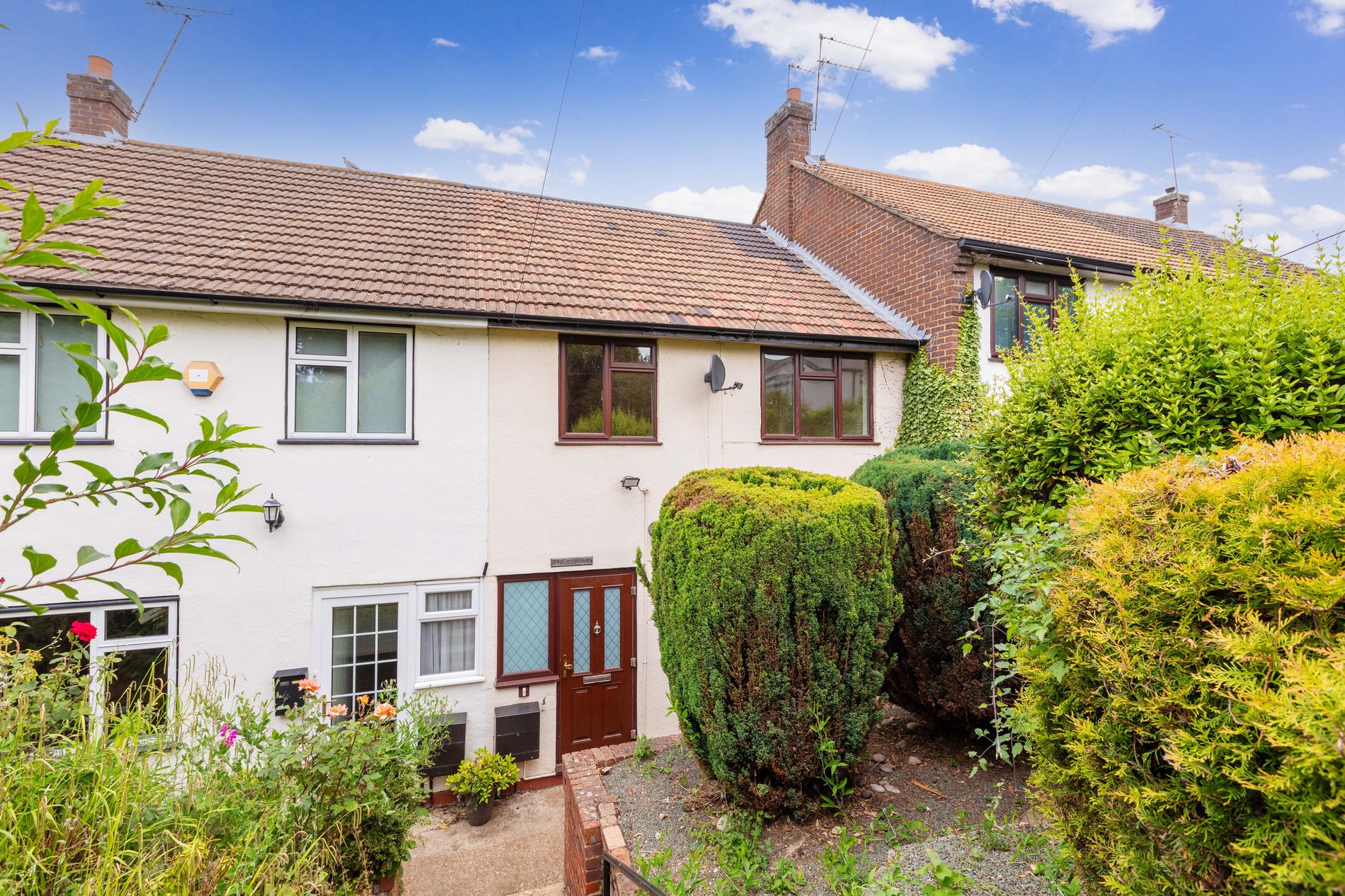 3 bed terraced house for sale in Lower Road, Cookham, SL6 (ref: 695965)