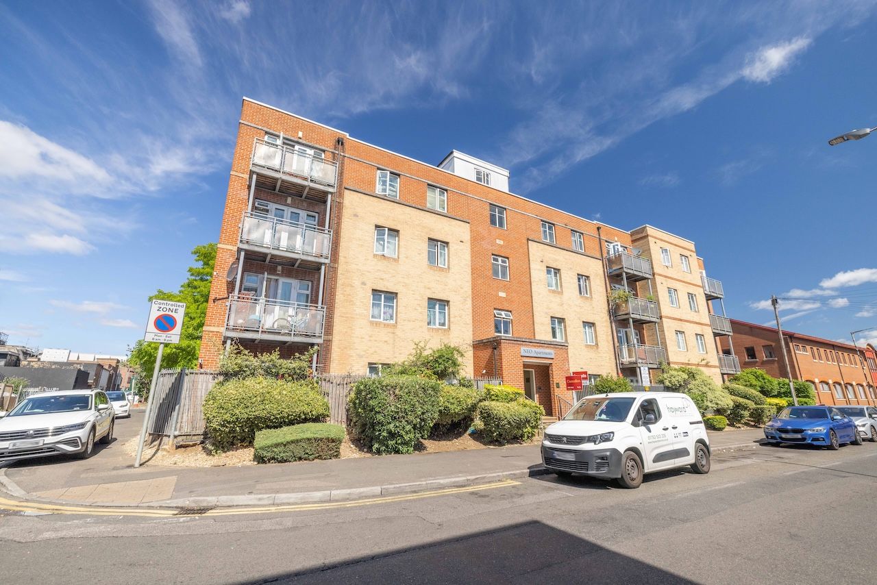 – Wexham Road