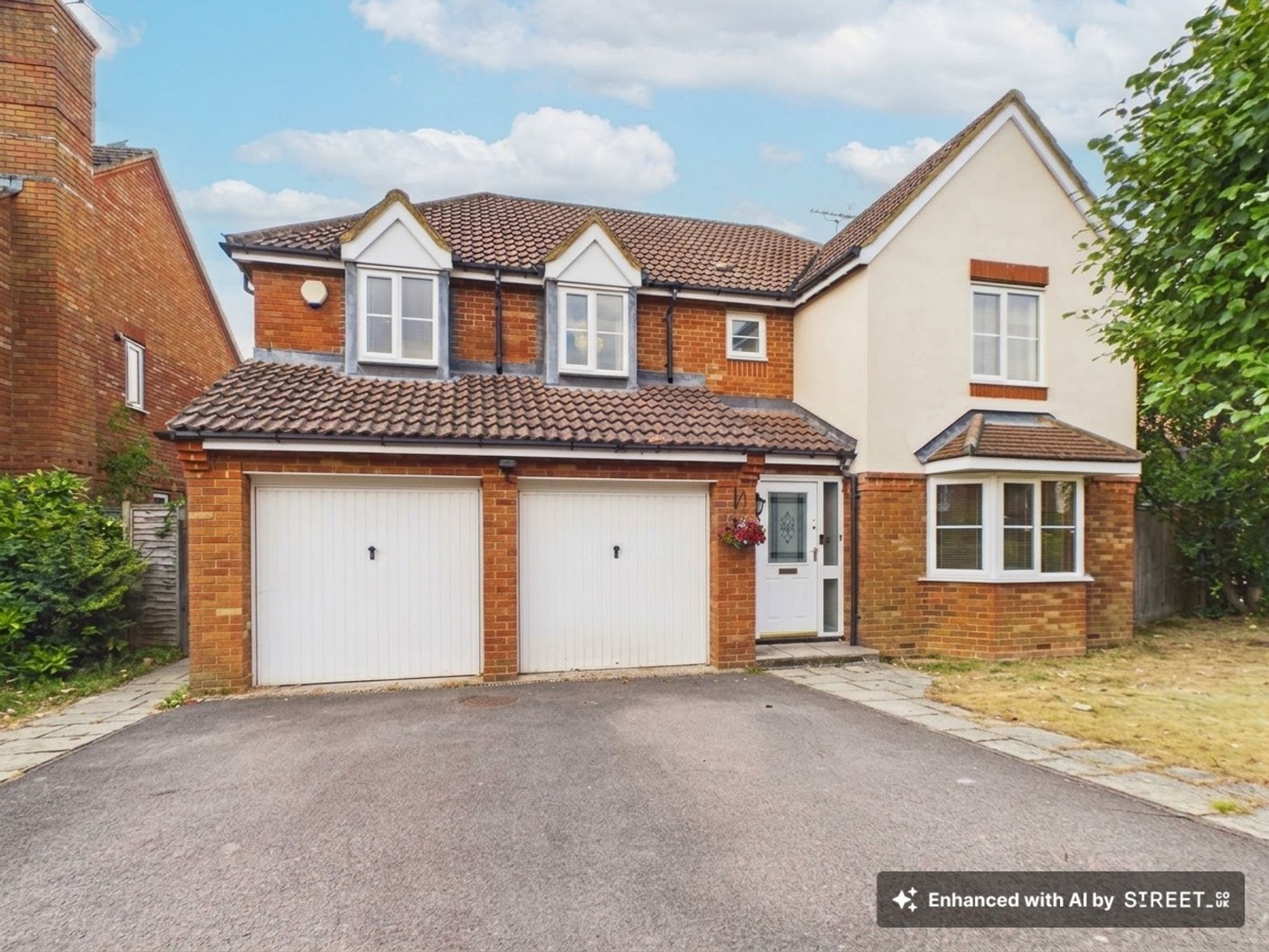 5 bed for sale in Farriers Close, Bramley, RG26