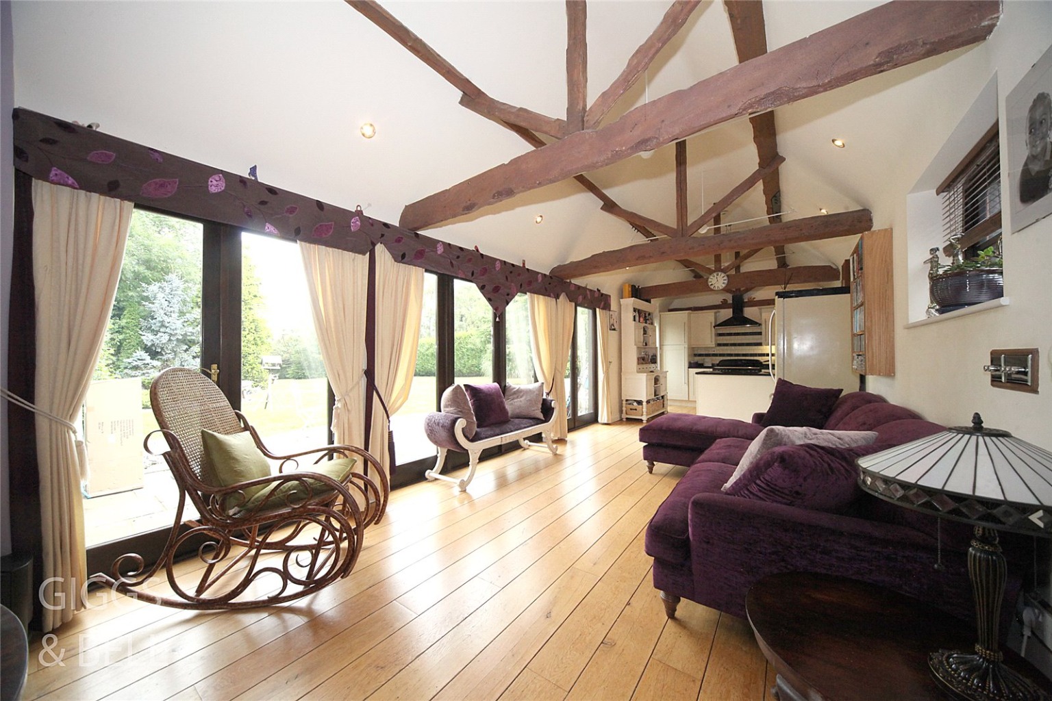 3 bed detached house for sale in Sundon Road, Luton 2