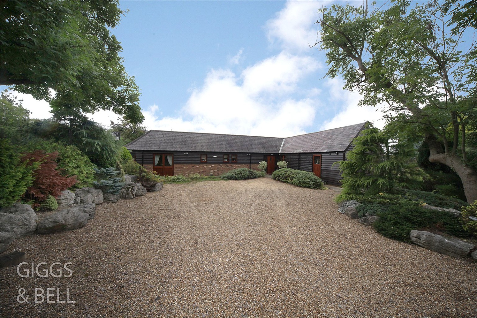 3 bed detached house for sale in Sundon Road, Luton  - Property Image 1