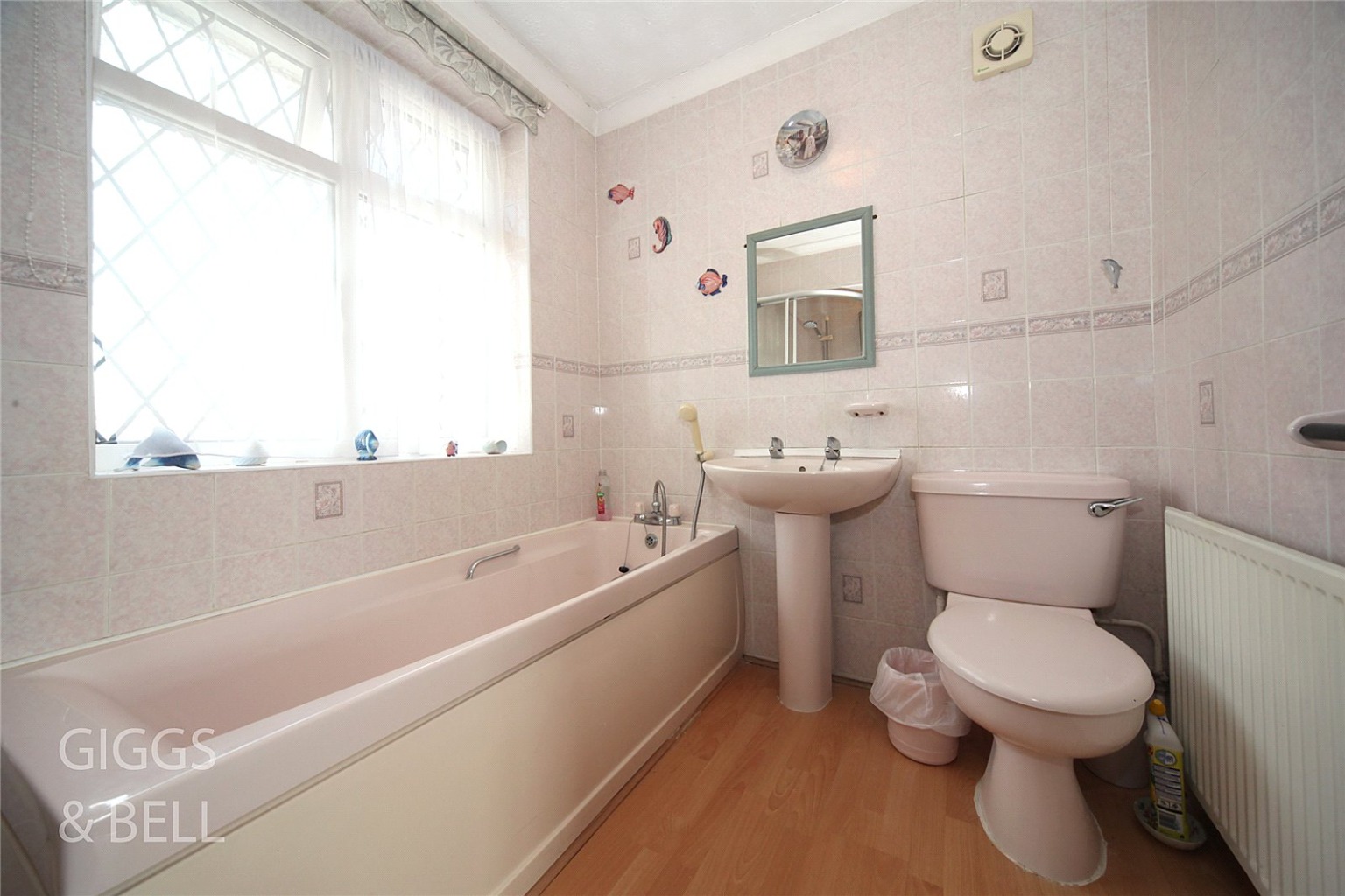 3 bed detached house for sale in Graham Gardens 10