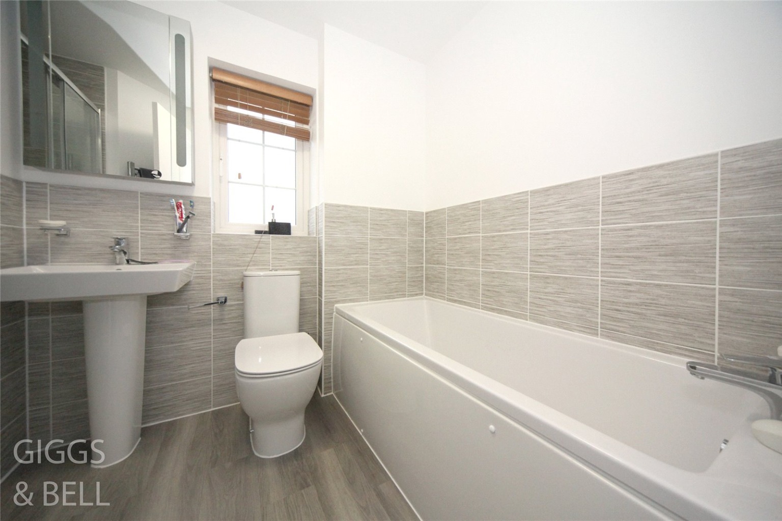 4 bed detached house for sale in Clinton Avenue, Luton 14