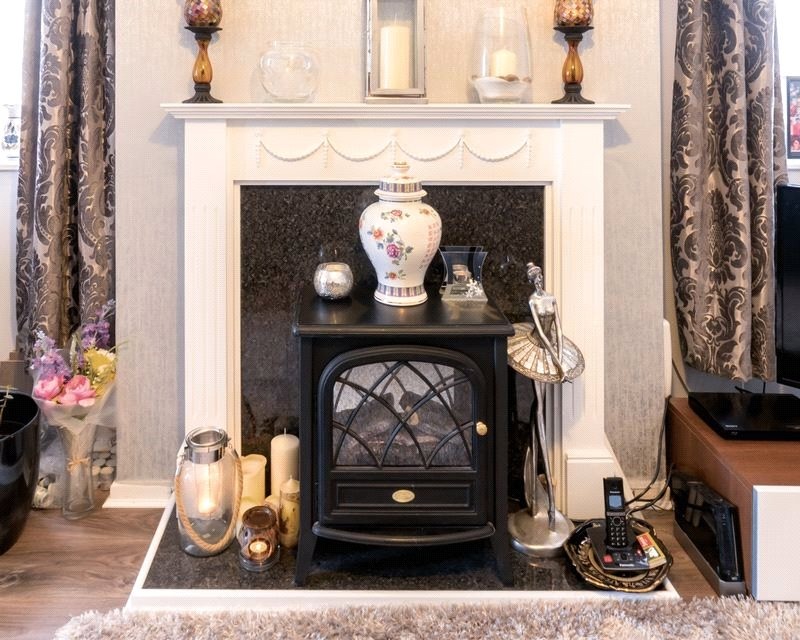 3 bed semi-detached house for sale in Hillary Crescent  - Property Image 6