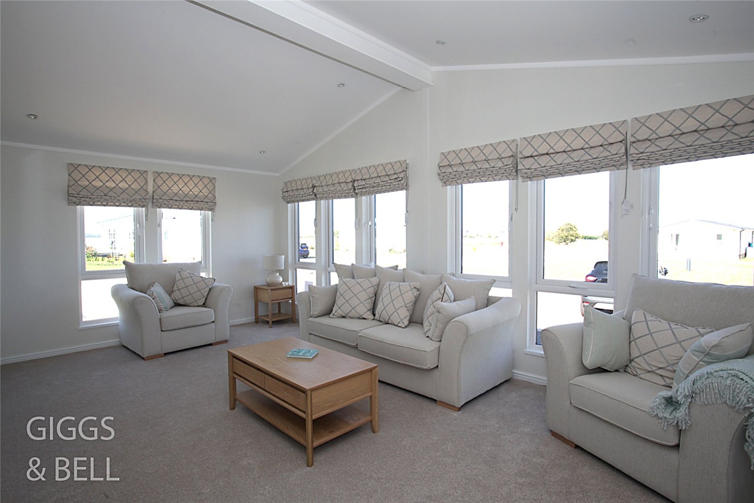 2 bed detached house for sale, Shefford 4