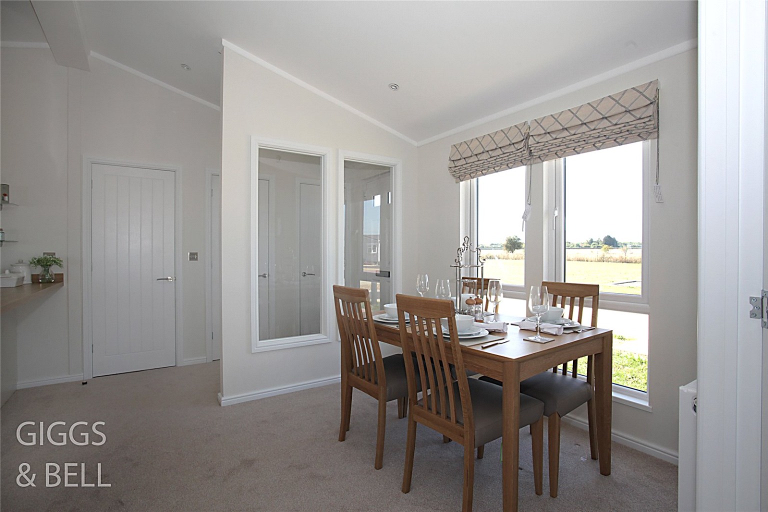 2 bed detached house for sale, Shefford 7