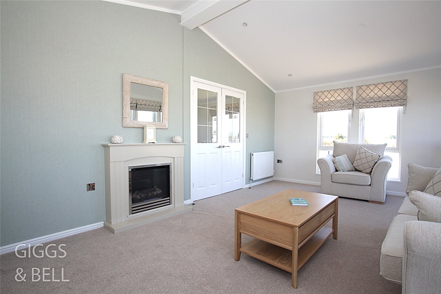 2 bed detached house for sale, Shefford 3