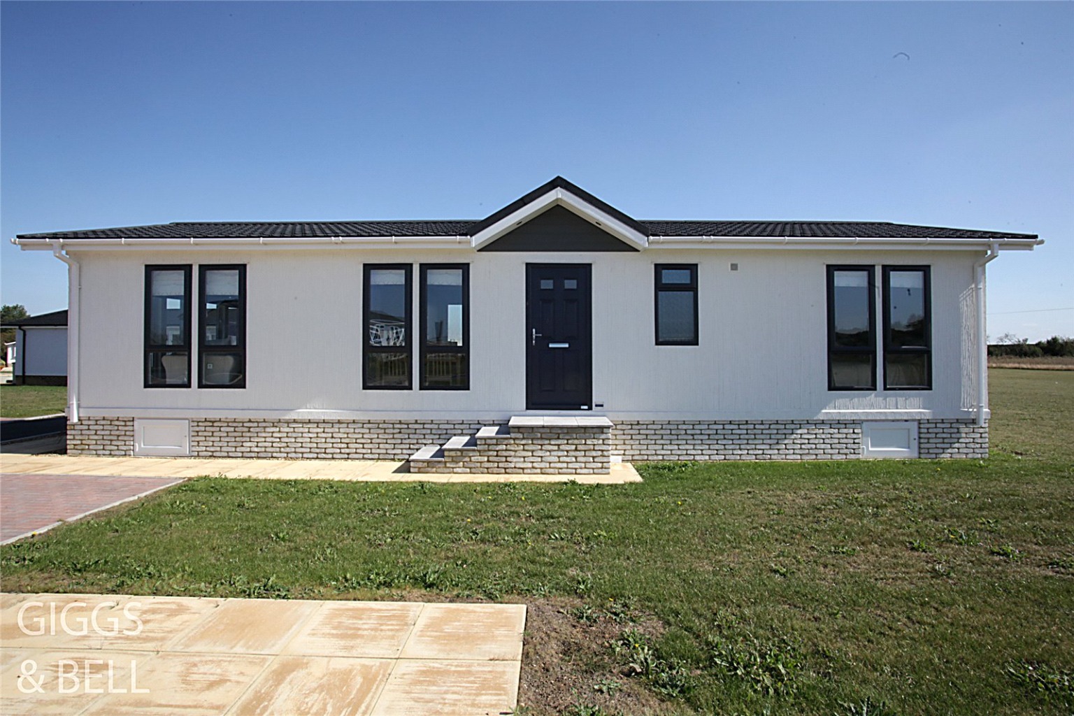 2 bed detached house for sale, Shefford - Property Image 1