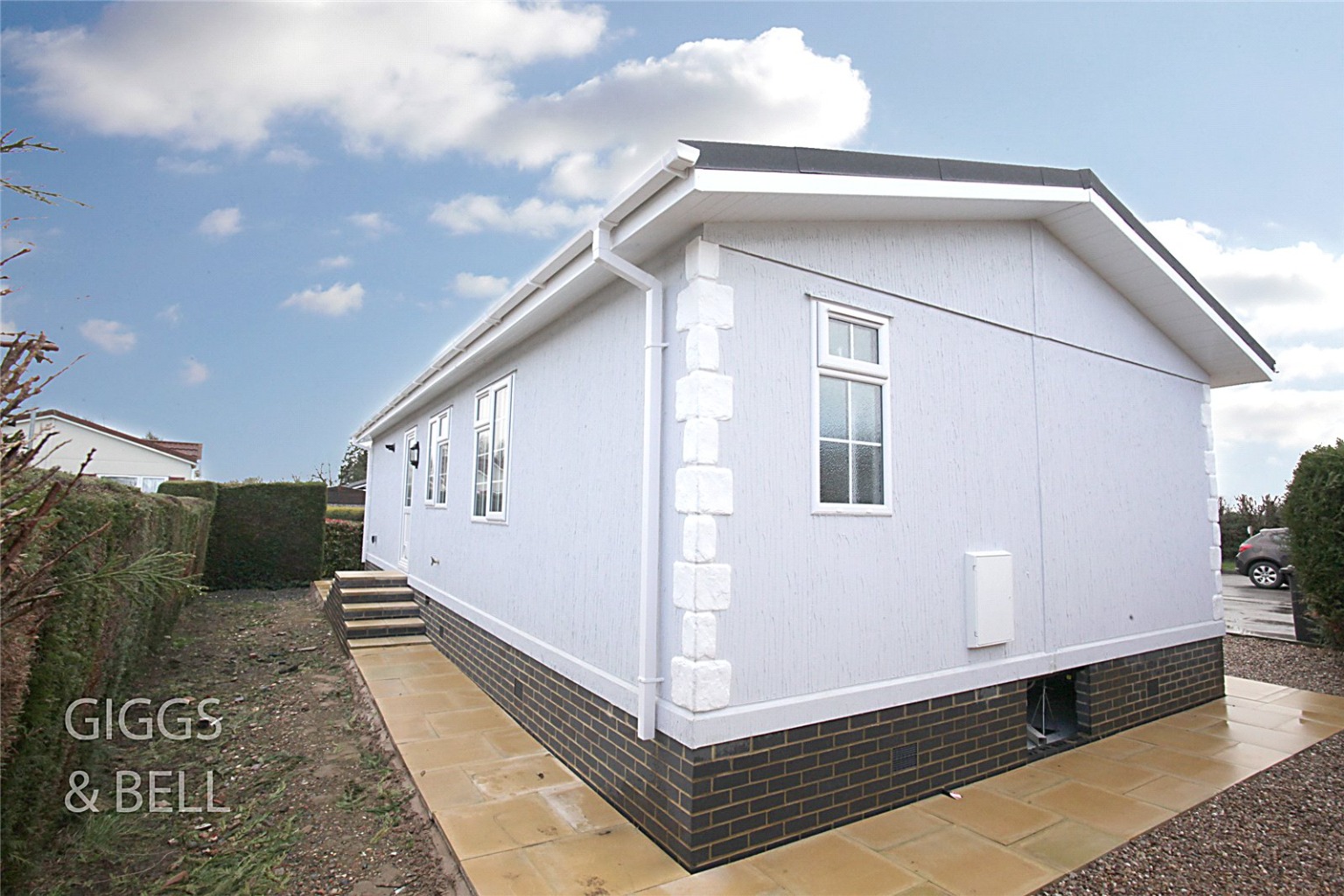 2 bed park home for sale in Woodside Home Park, Luton  - Property Image 19