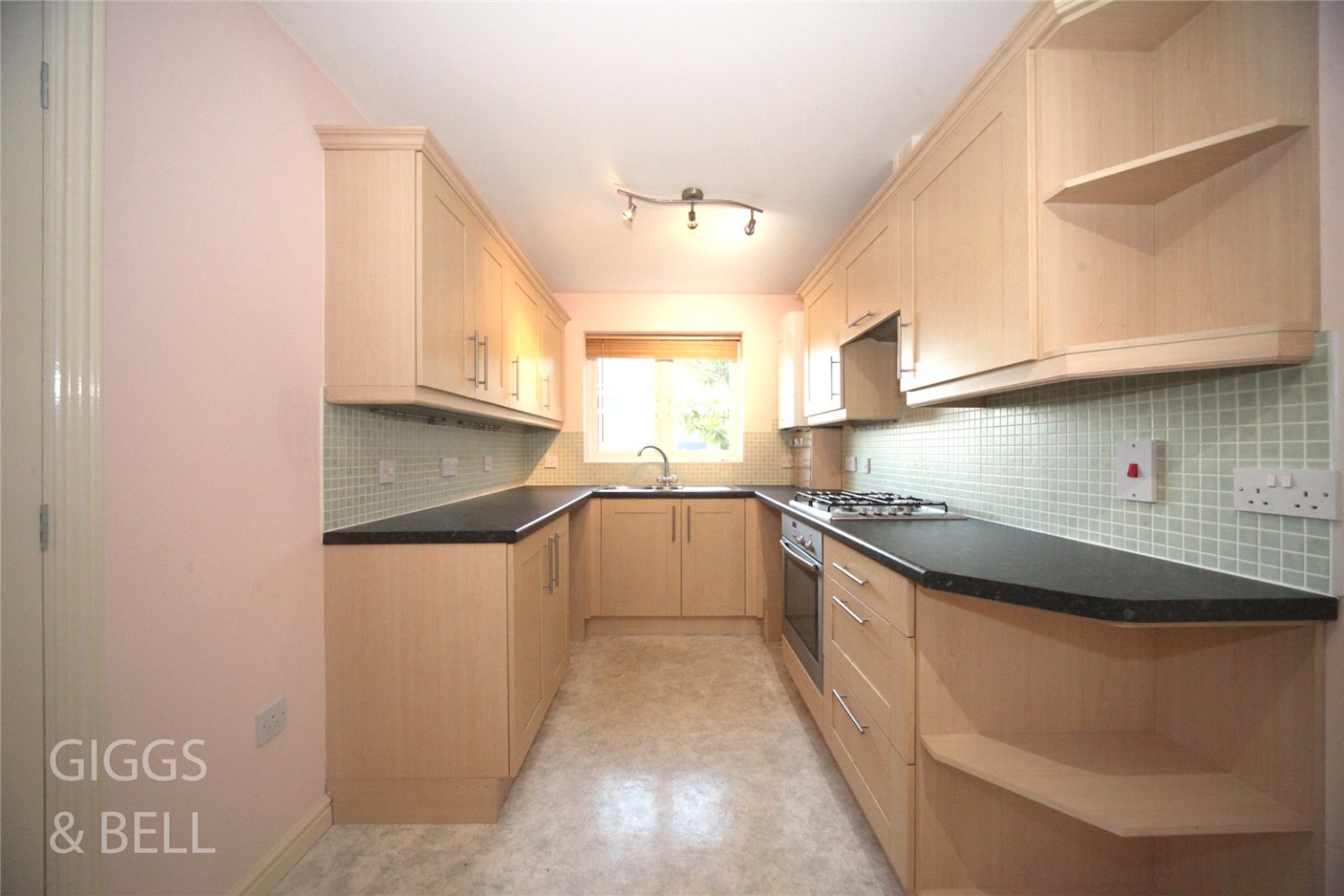 2 bed flat for sale in Kathleen Court 4