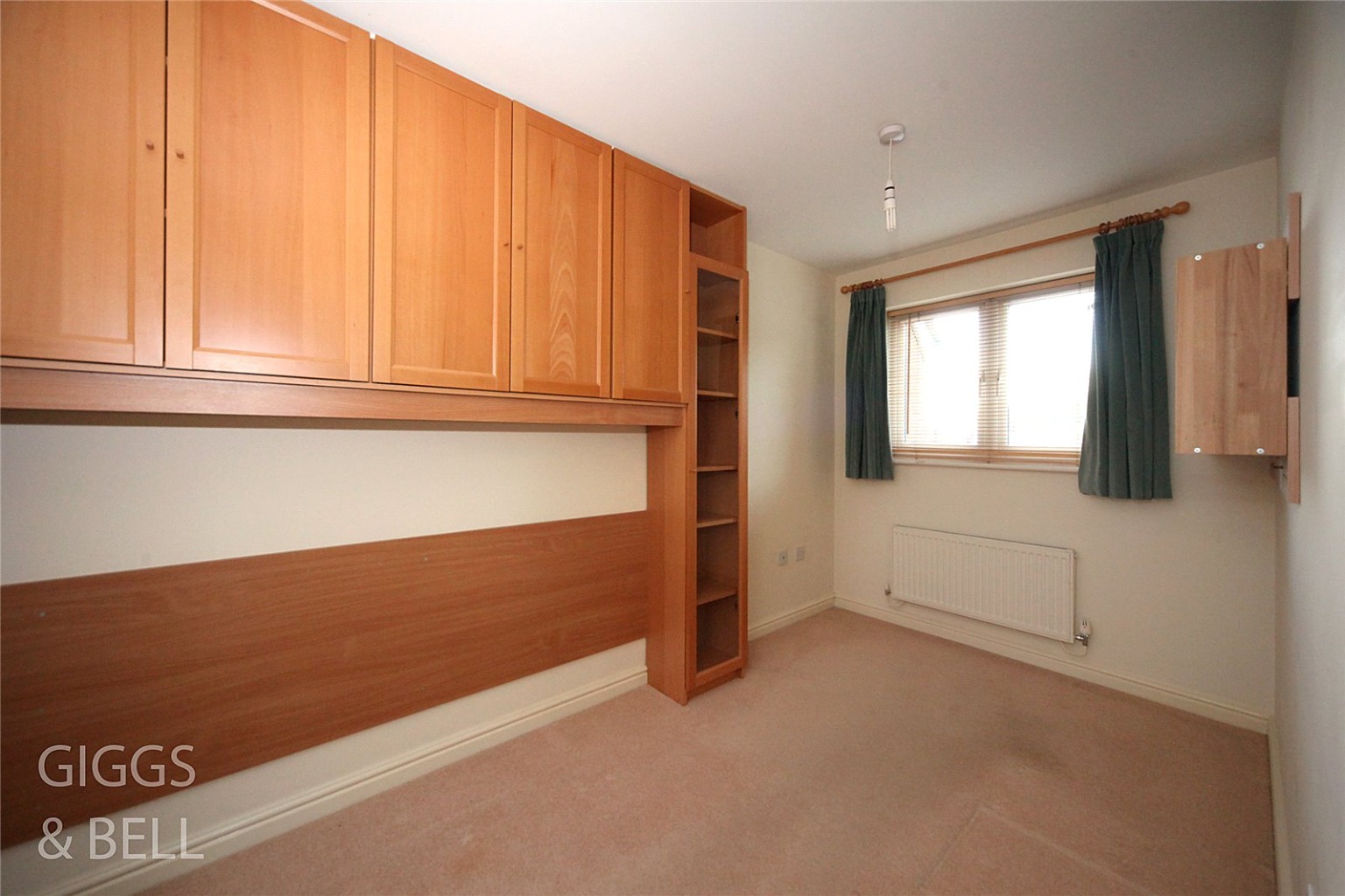 2 bed flat for sale in Kathleen Court 9