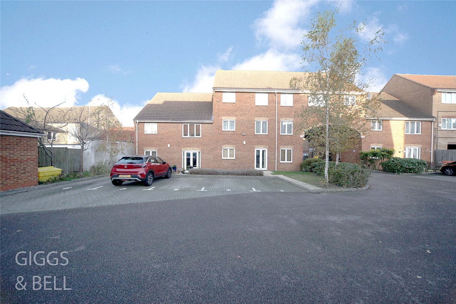 2 bed flat for sale in Kathleen Court 12
