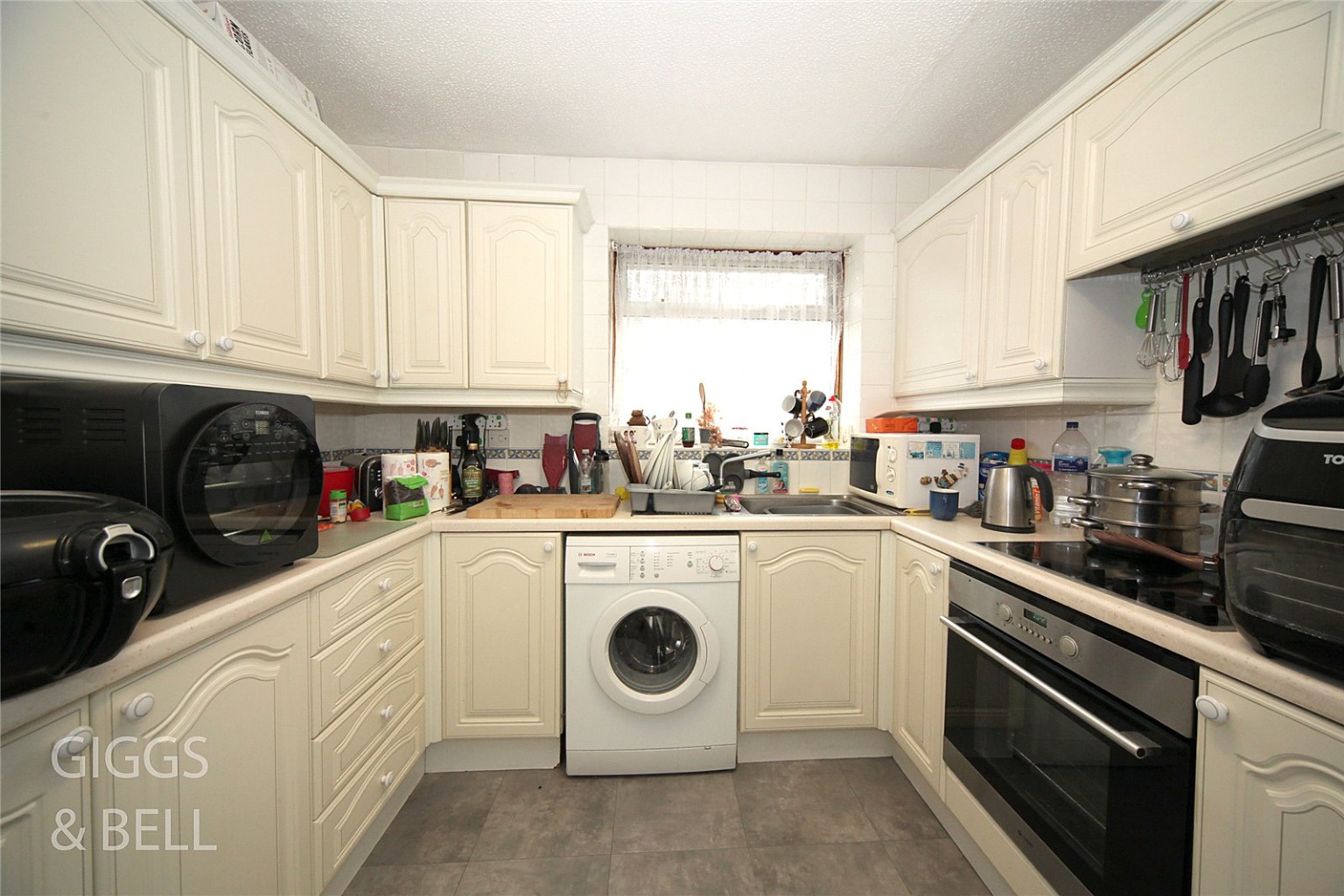 2 bed semi-detached bungalow for sale in Stopsley Way  - Property Image 4
