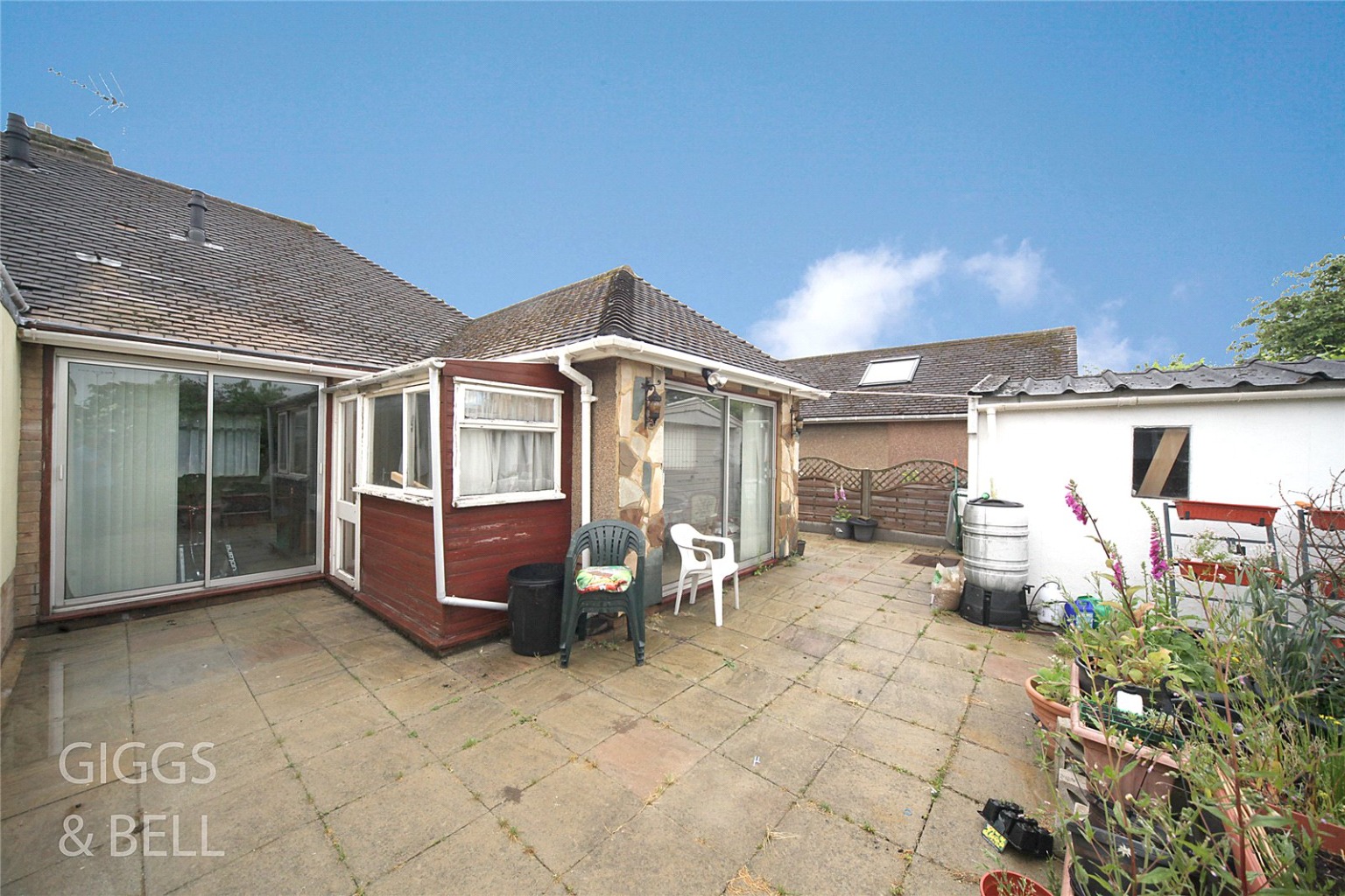 2 bed semi-detached bungalow for sale in Stopsley Way 9