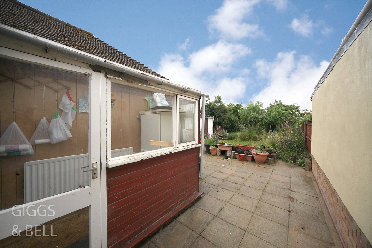 2 bed semi-detached bungalow for sale in Stopsley Way 8