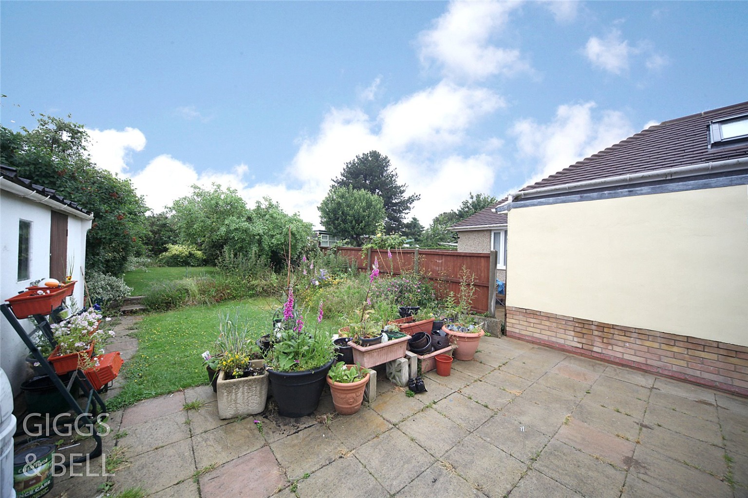 2 bed semi-detached bungalow for sale in Stopsley Way 10