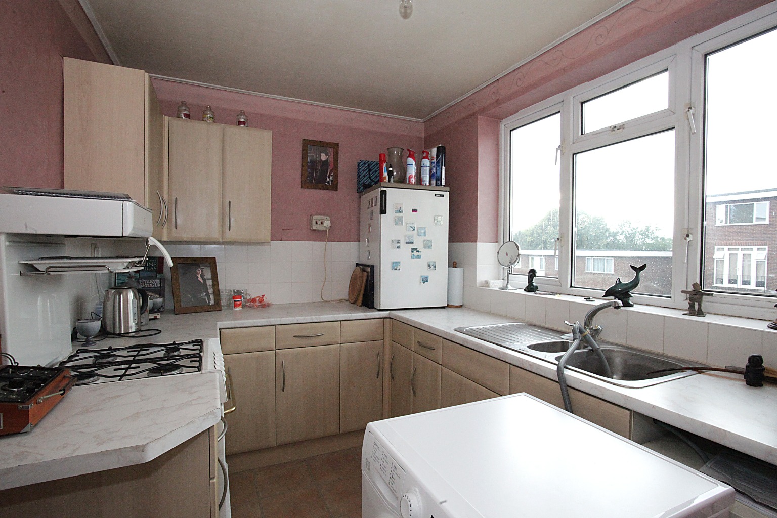 2 bed flat for sale in The Larches, Bedfordshire 7