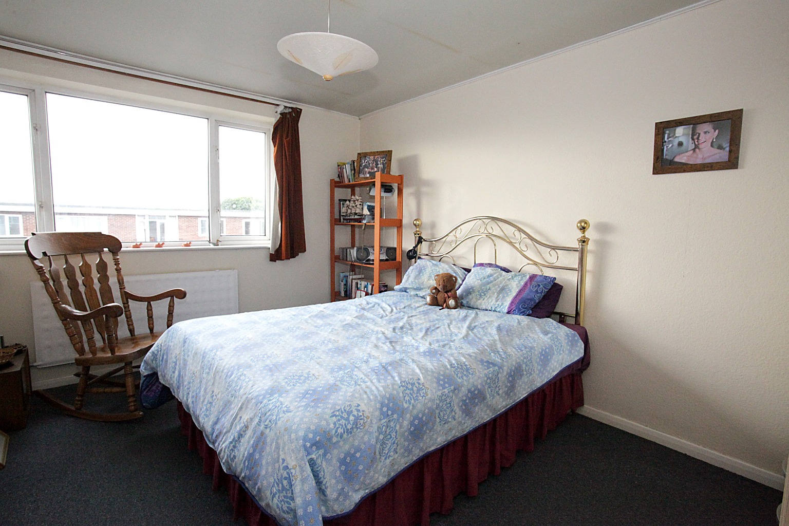 2 bed flat for sale in The Larches, Bedfordshire  - Property Image 6