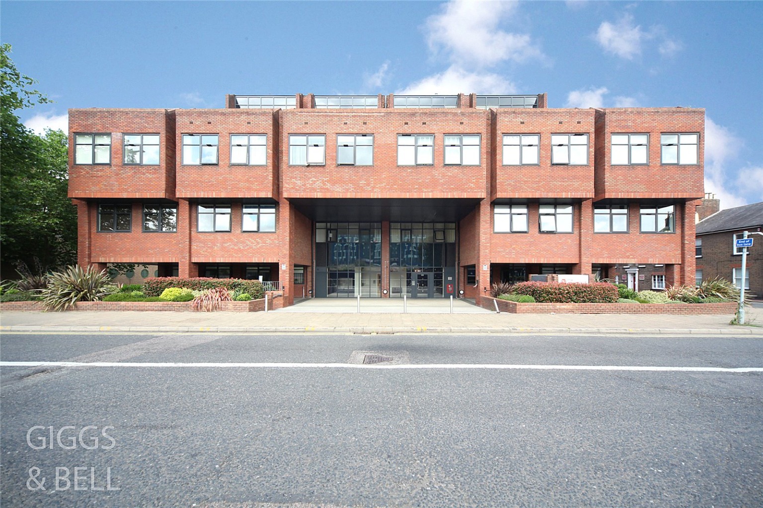 2 bed flat for sale, LU1 