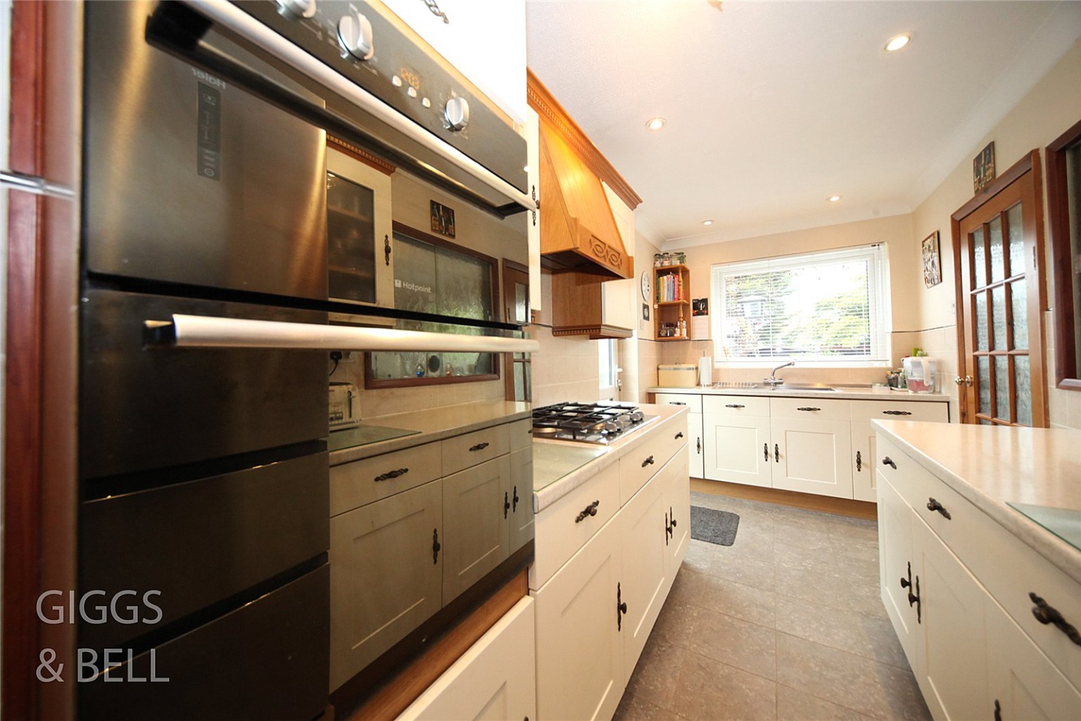 3 bed semi-detached bungalow for sale in Stanford Road, Luton 5