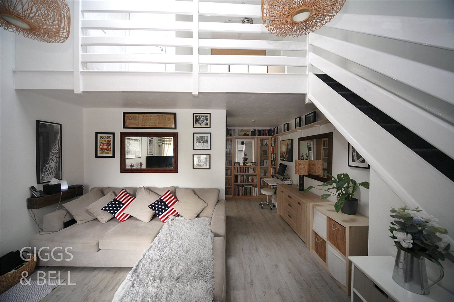 1 bed terraced house for sale in Oregon Way, Luton  - Property Image 1