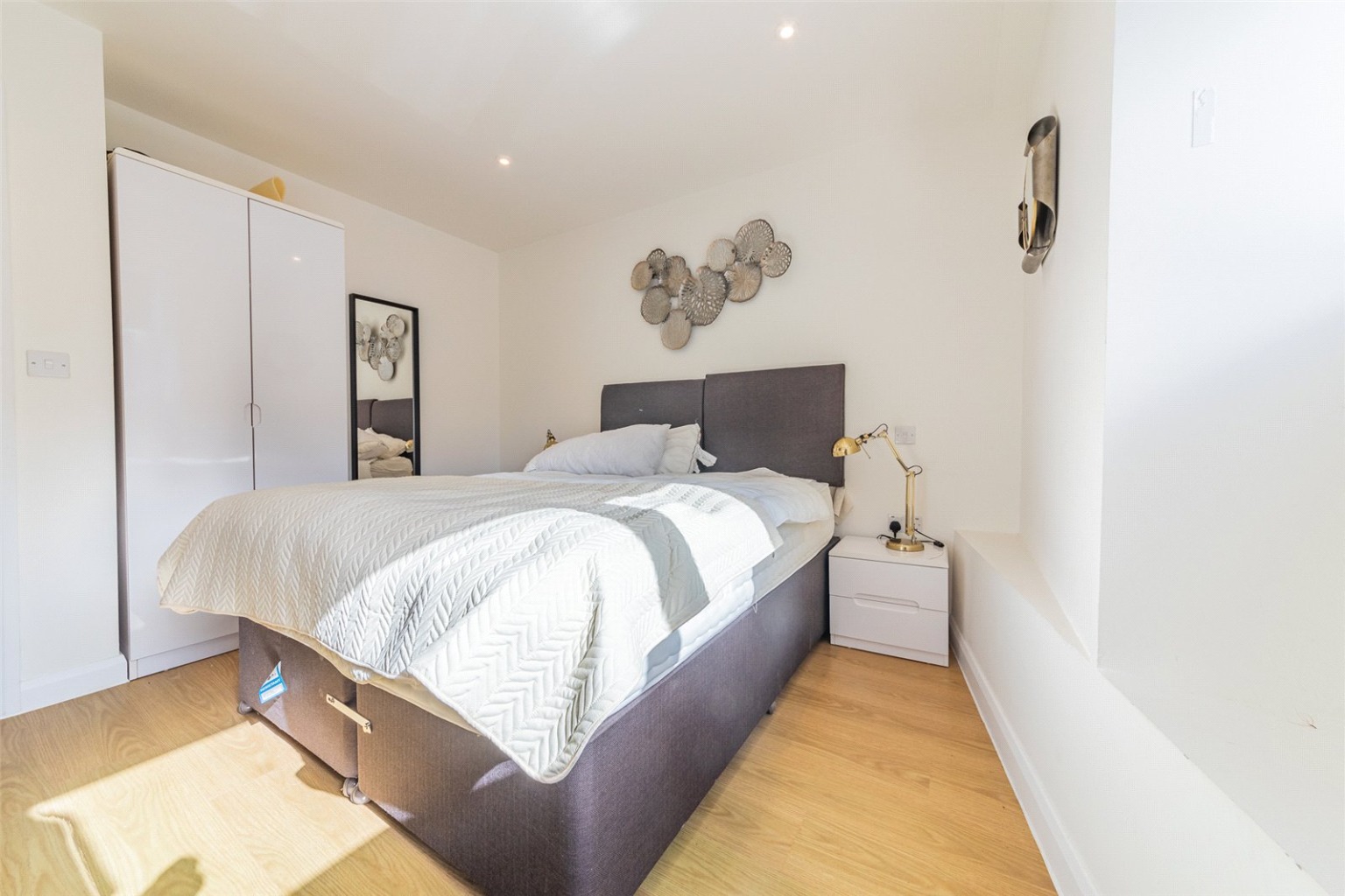 1 bed flat for sale in Napier Road 6