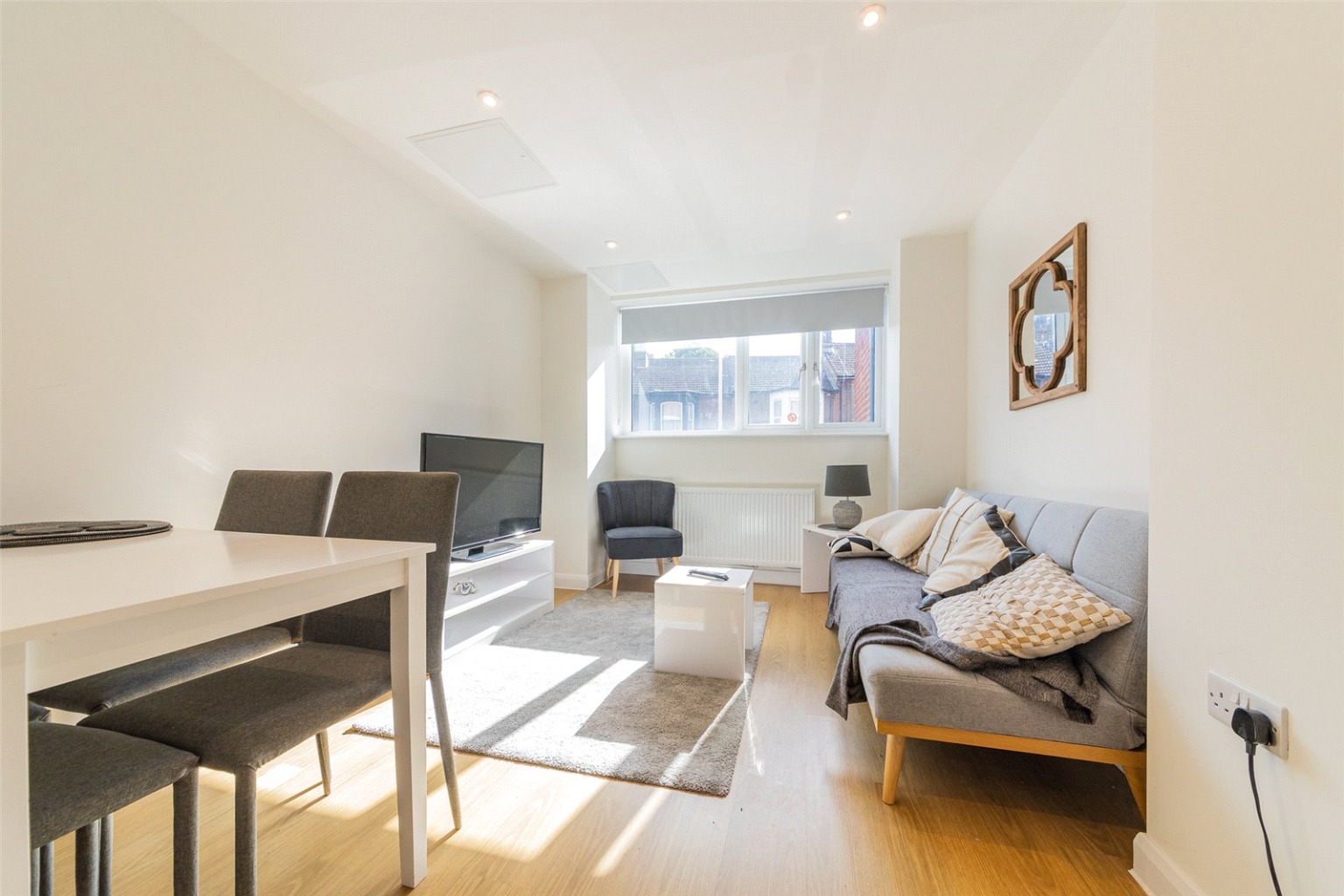 1 bed flat for sale in Napier Road 2
