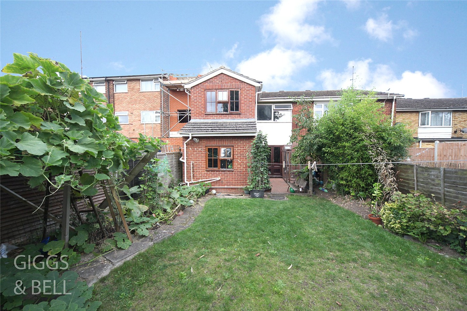 4 bed semi-detached house for sale in Tenby Drive, Luton 16