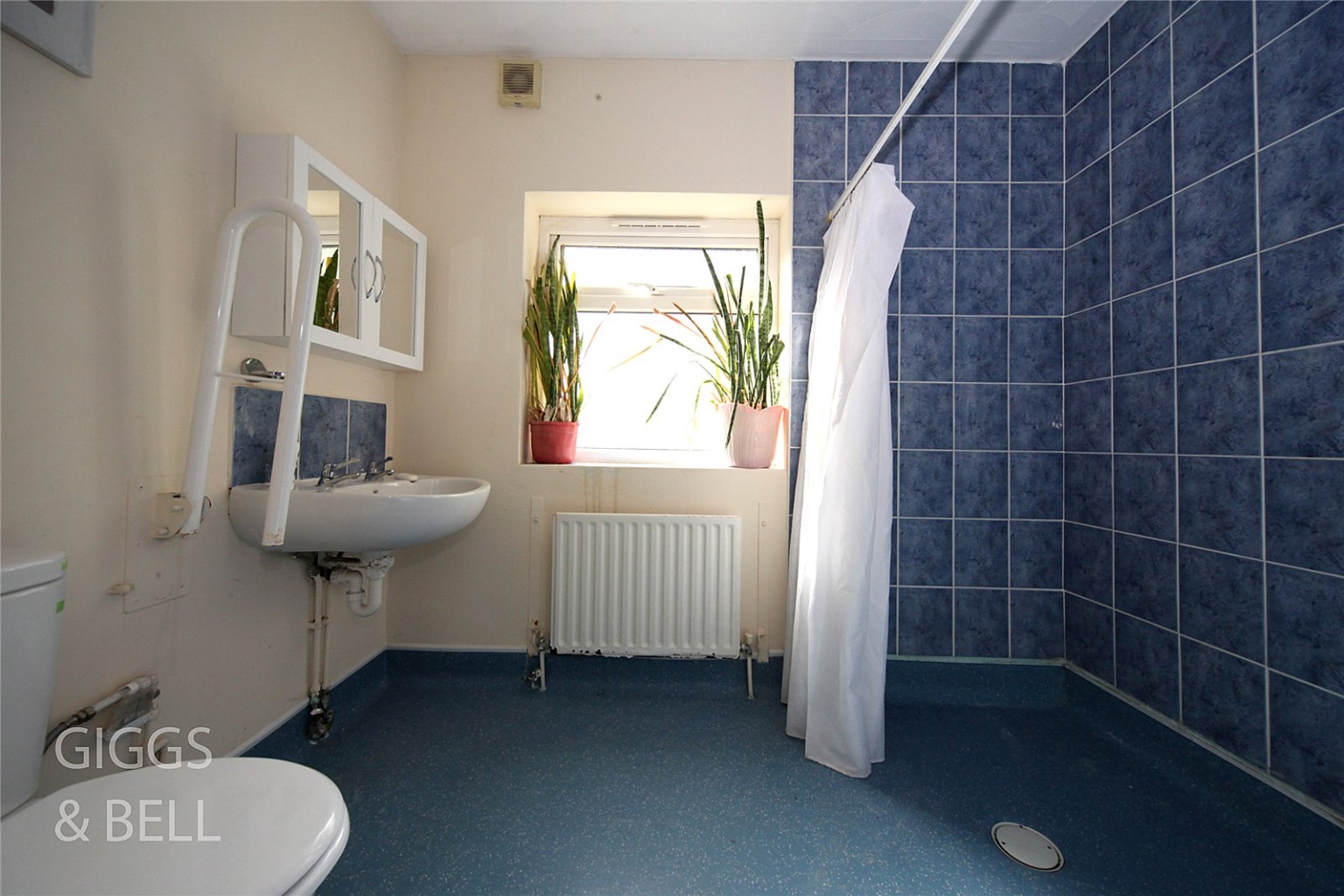 4 bed terraced house for sale in Chester Avenue, Luton 7