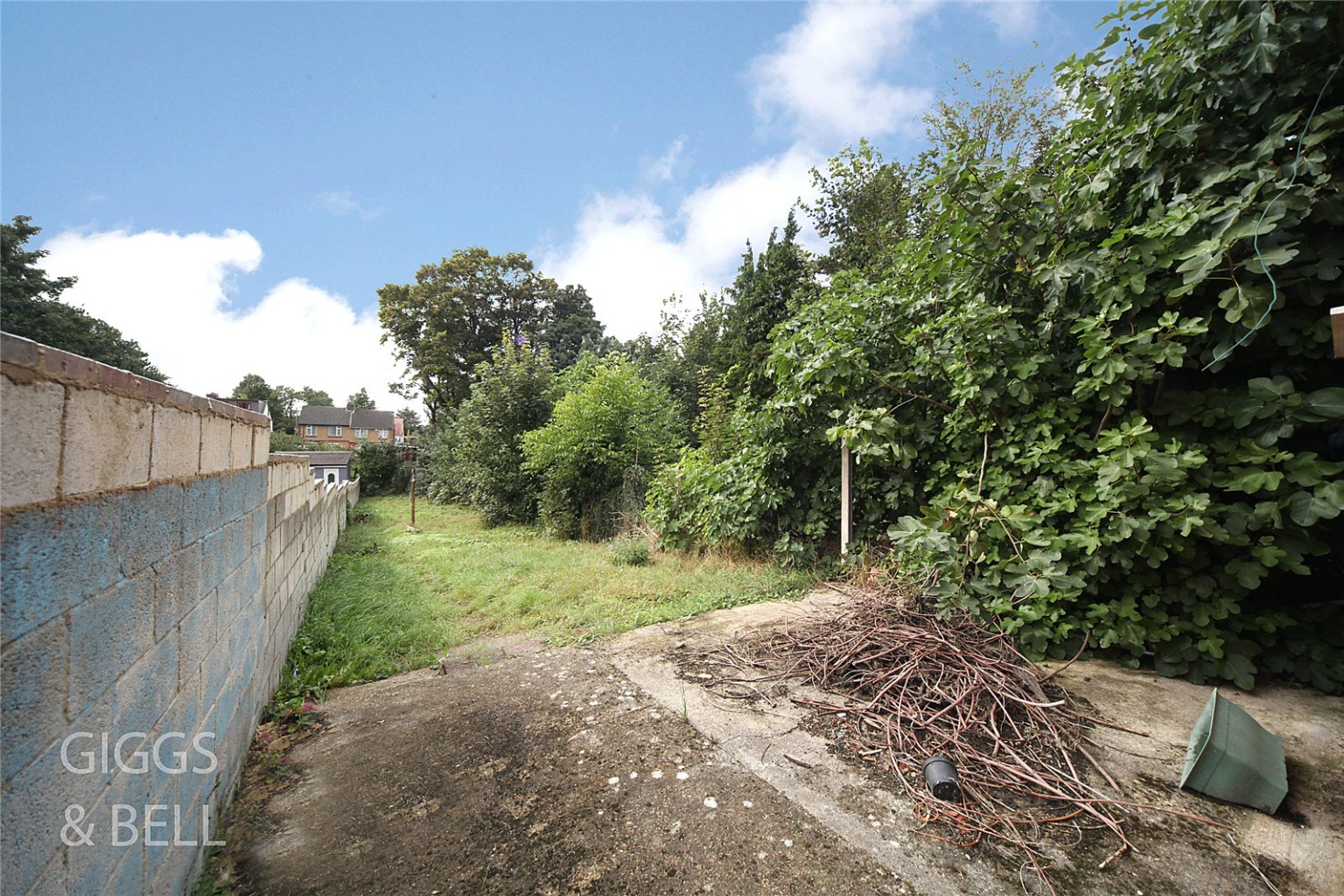 4 bed terraced house for sale in Chester Avenue, Luton 12