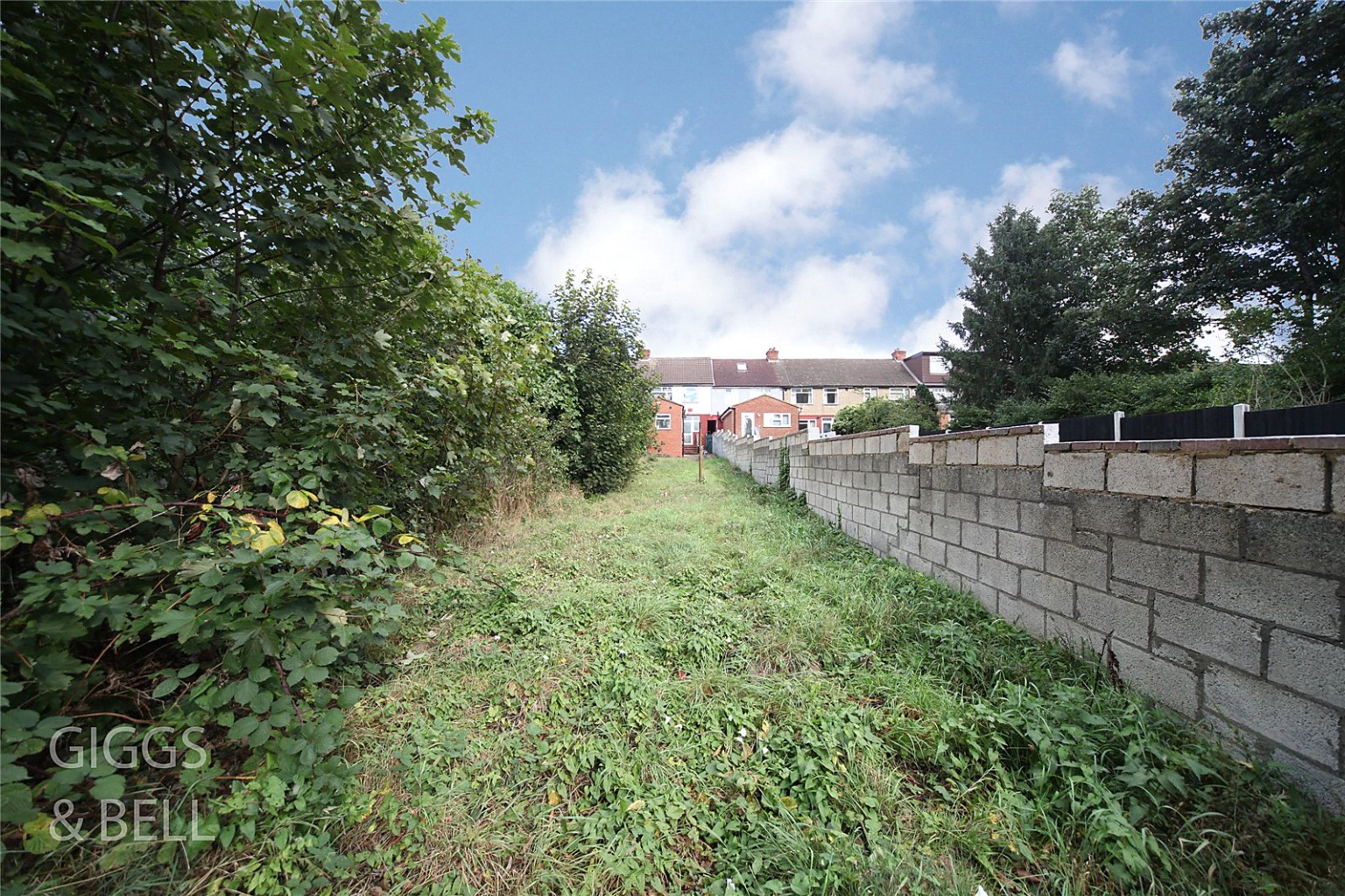 4 bed terraced house for sale in Chester Avenue, Luton 13