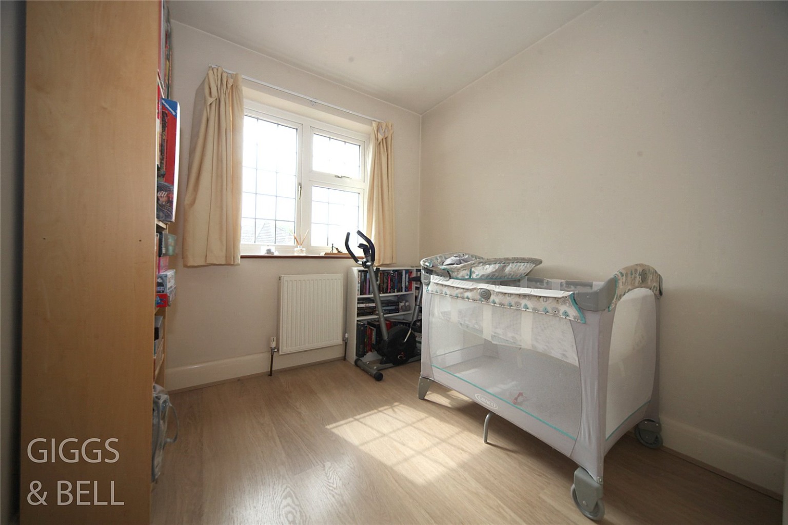 4 bed semi-detached house for sale in Knoll Rise  - Property Image 14