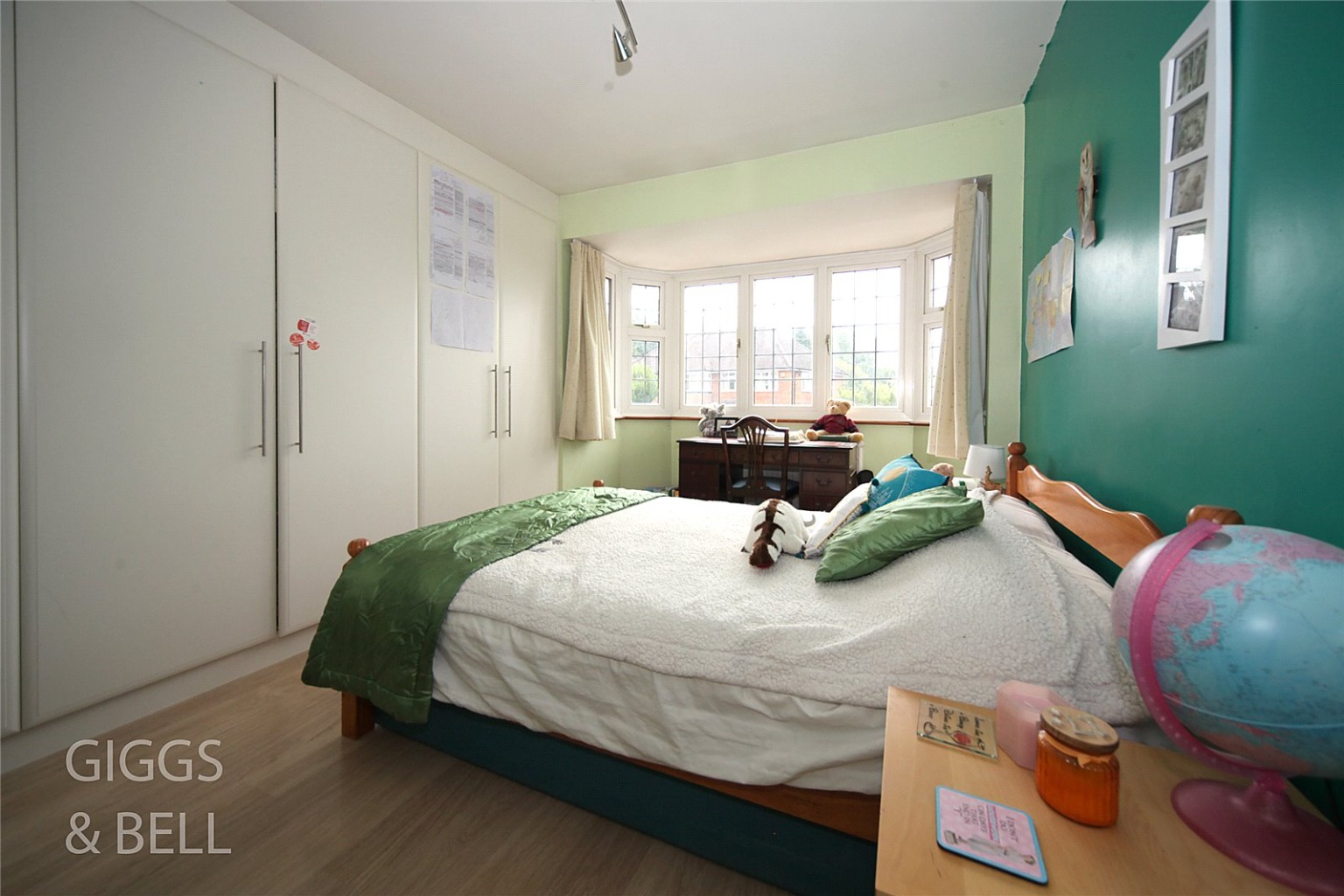 4 bed semi-detached house for sale in Knoll Rise 9