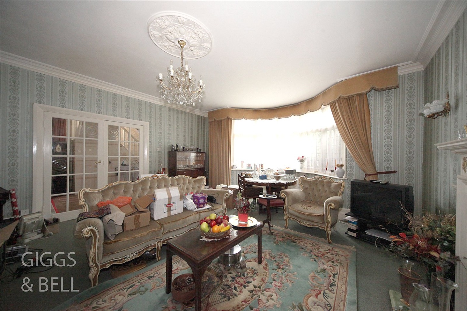 5 bed detached house for sale in New Bedford Road 1