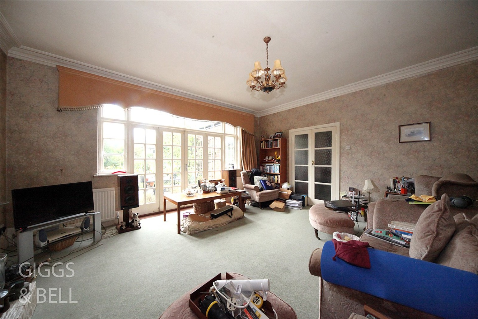 5 bed detached house for sale in New Bedford Road 2