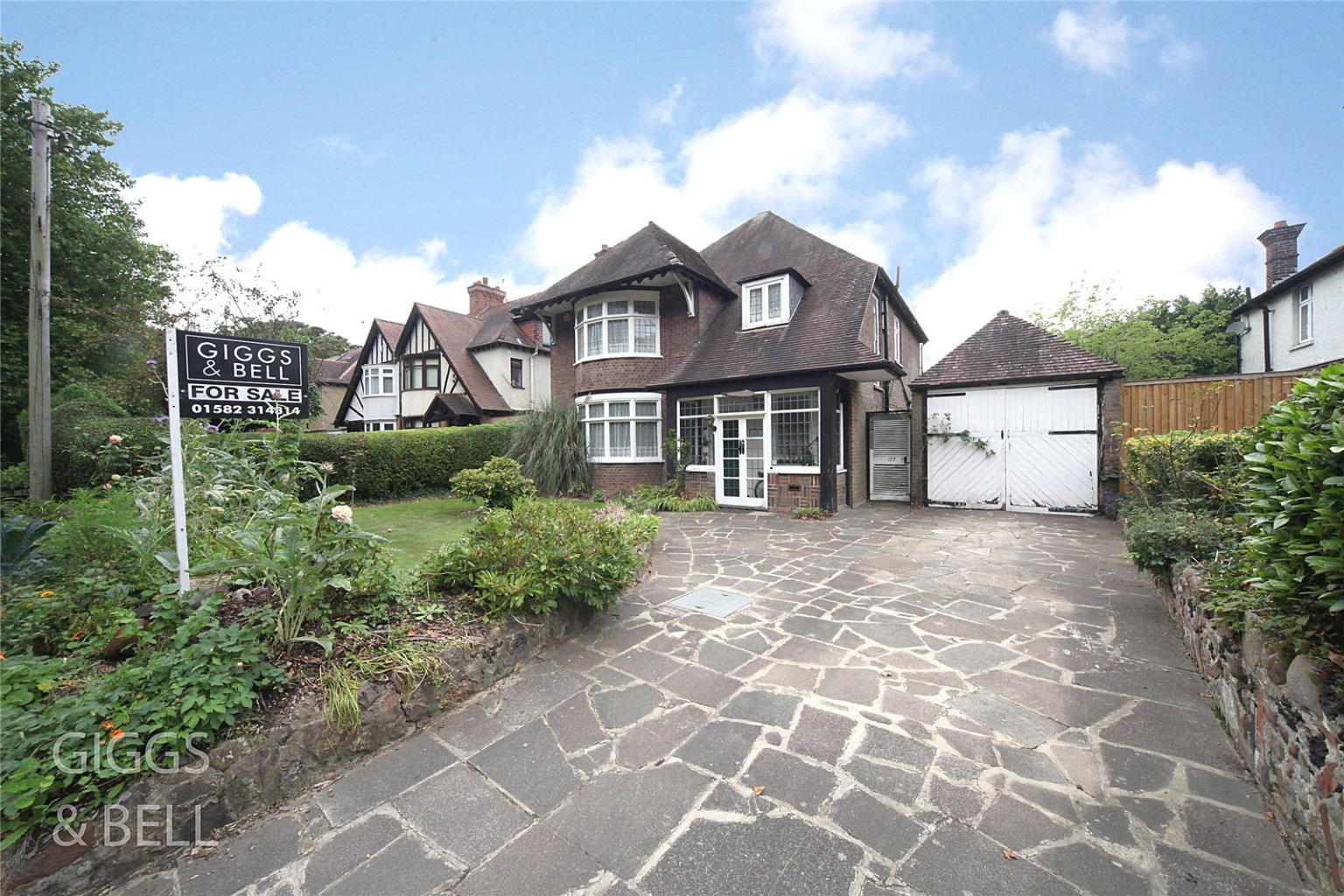 5 bed detached house for sale in New Bedford Road - Property Image 1