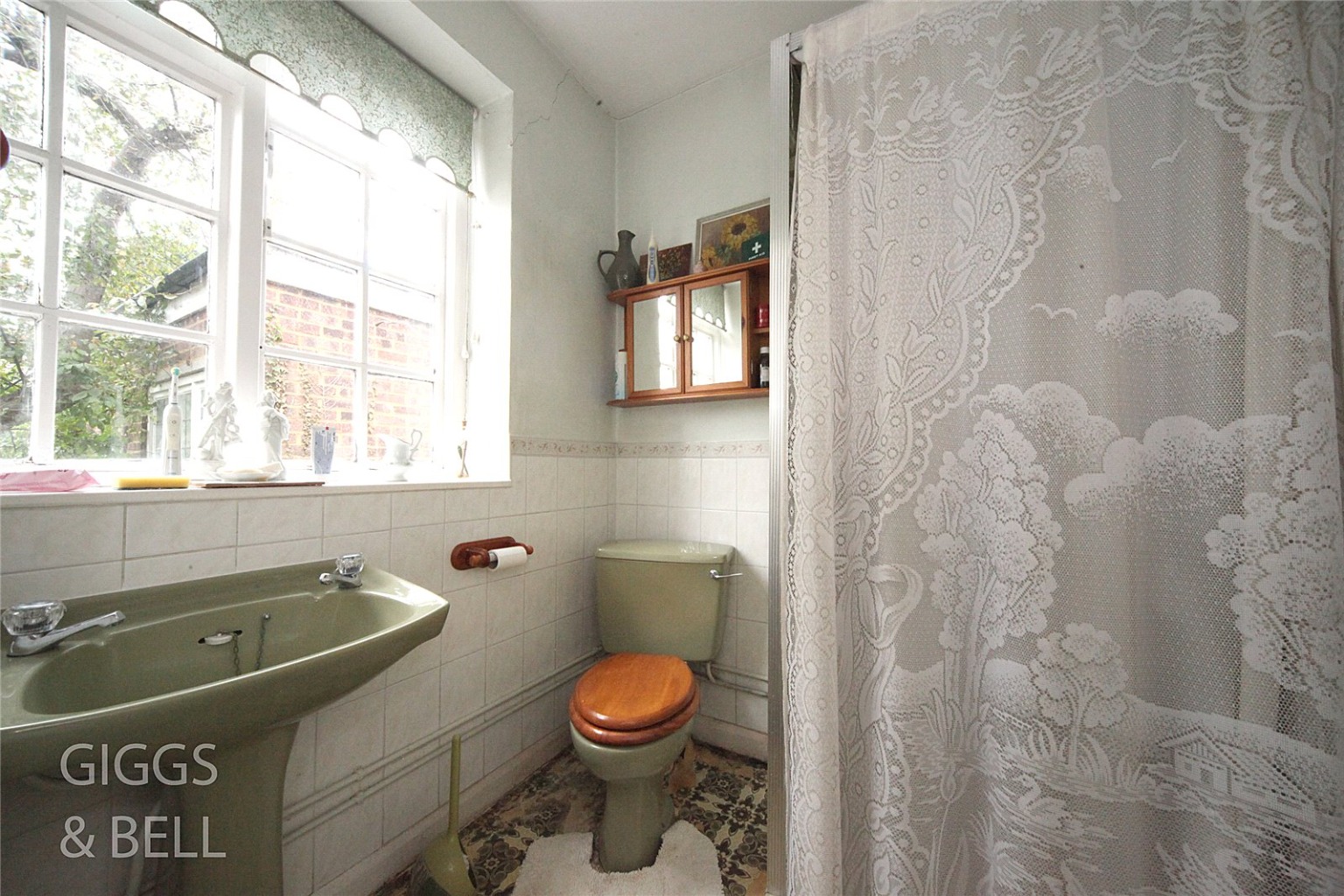 5 bed detached house for sale in New Bedford Road  - Property Image 13