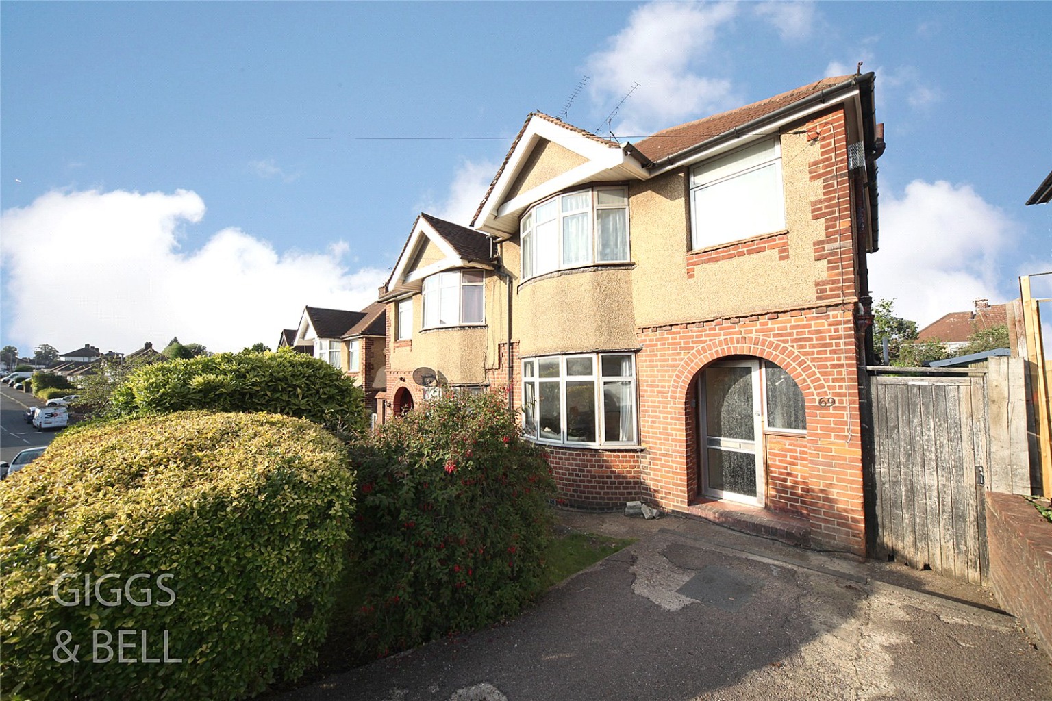3 bed semi-detached house for sale in Stanford Road - Property Image 1
